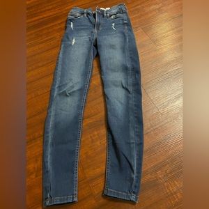 Celebrity pink The spice blue jeans small rips women’s